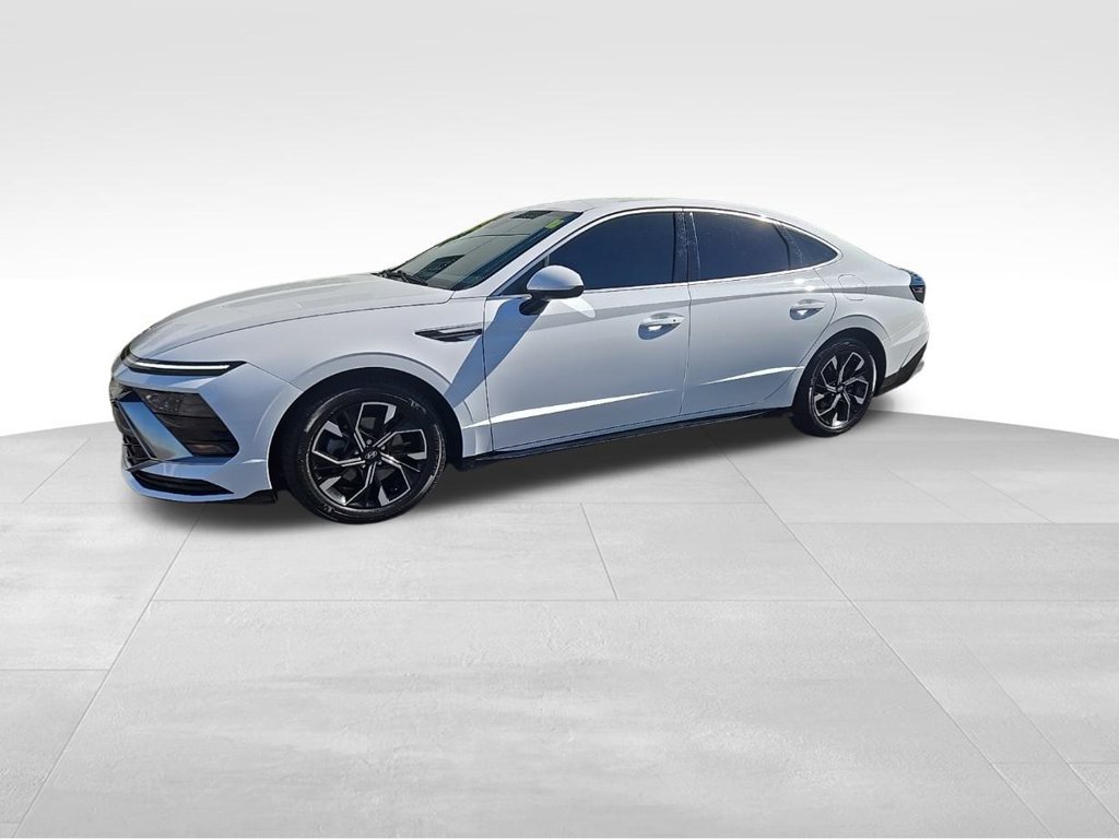 Certified 2024 Hyundai Sonata SEL AWD/4WD image 1