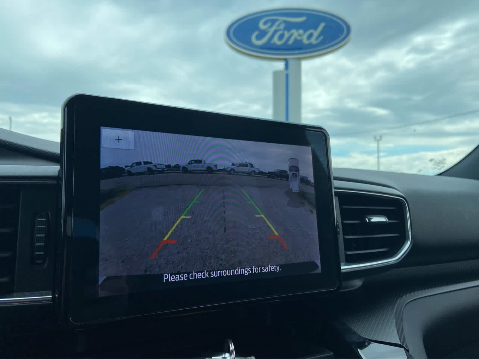 Used 2023 Ford Explorer ST-Line w/ Class IV Trailer Tow Package AWD/4WD image 30