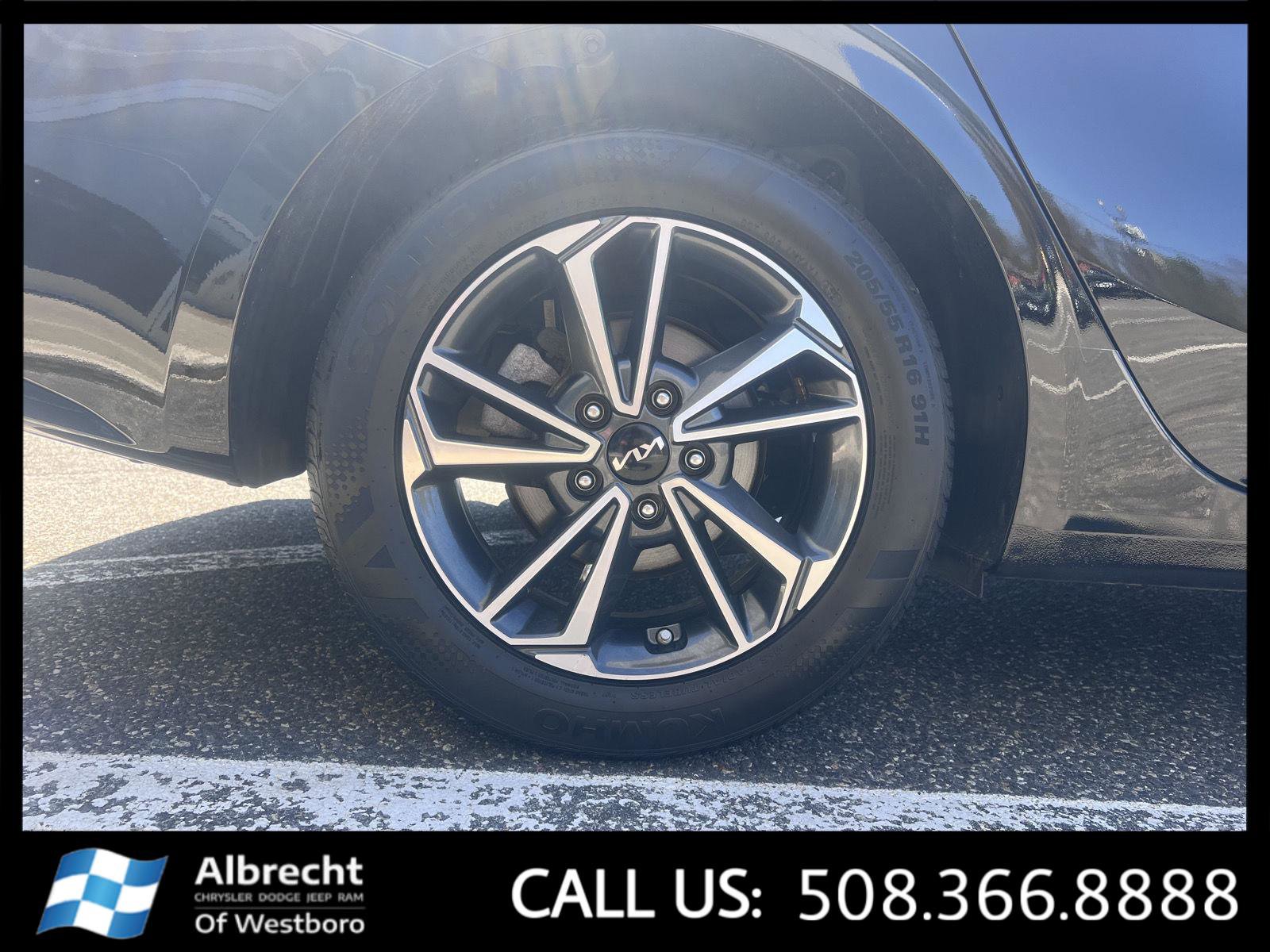 Used 2023 Kia Forte LXS w/ LXS Technology Package image 30