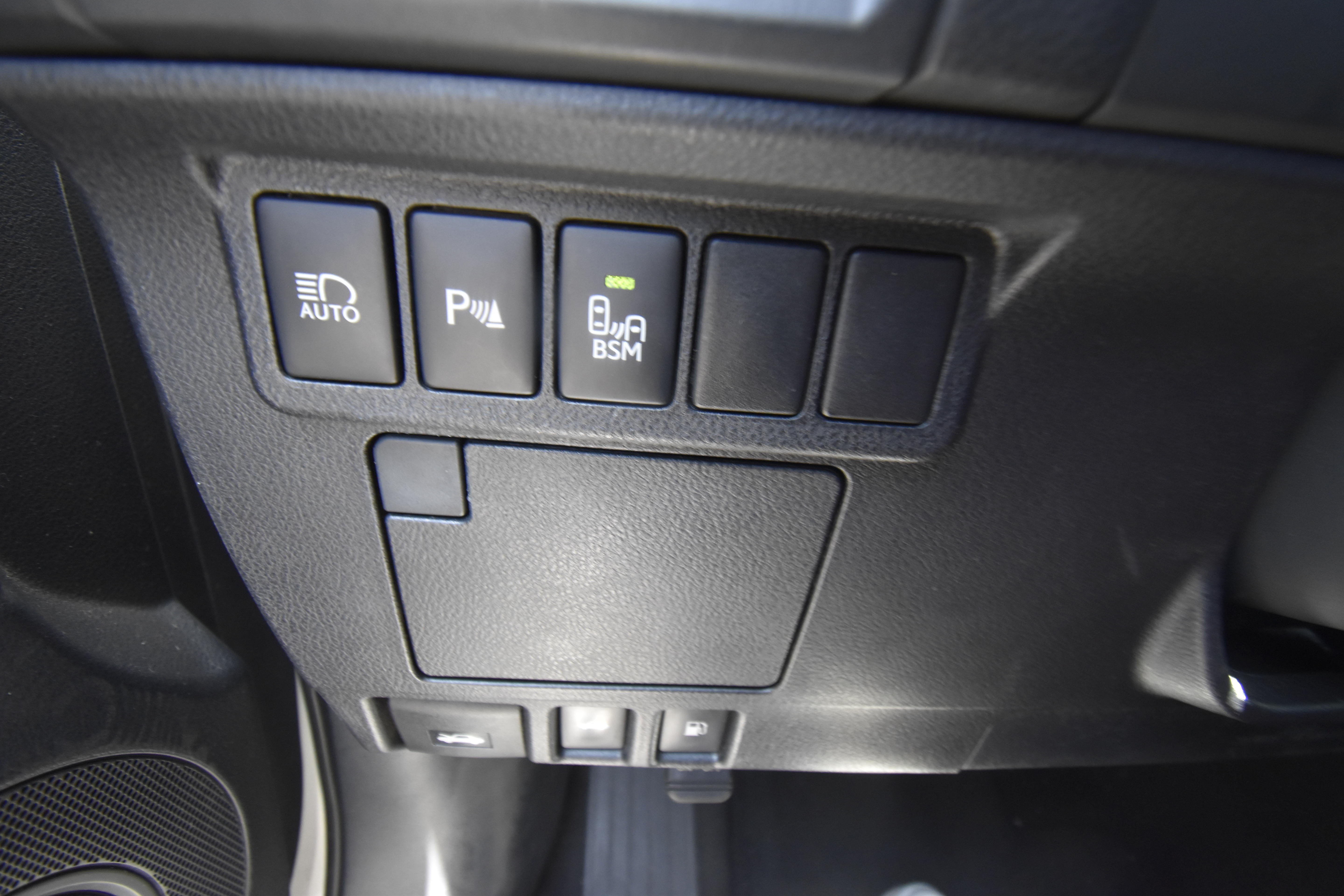 Used 2016 Lexus ES 300h w/ Navigation System Package FWD image 17