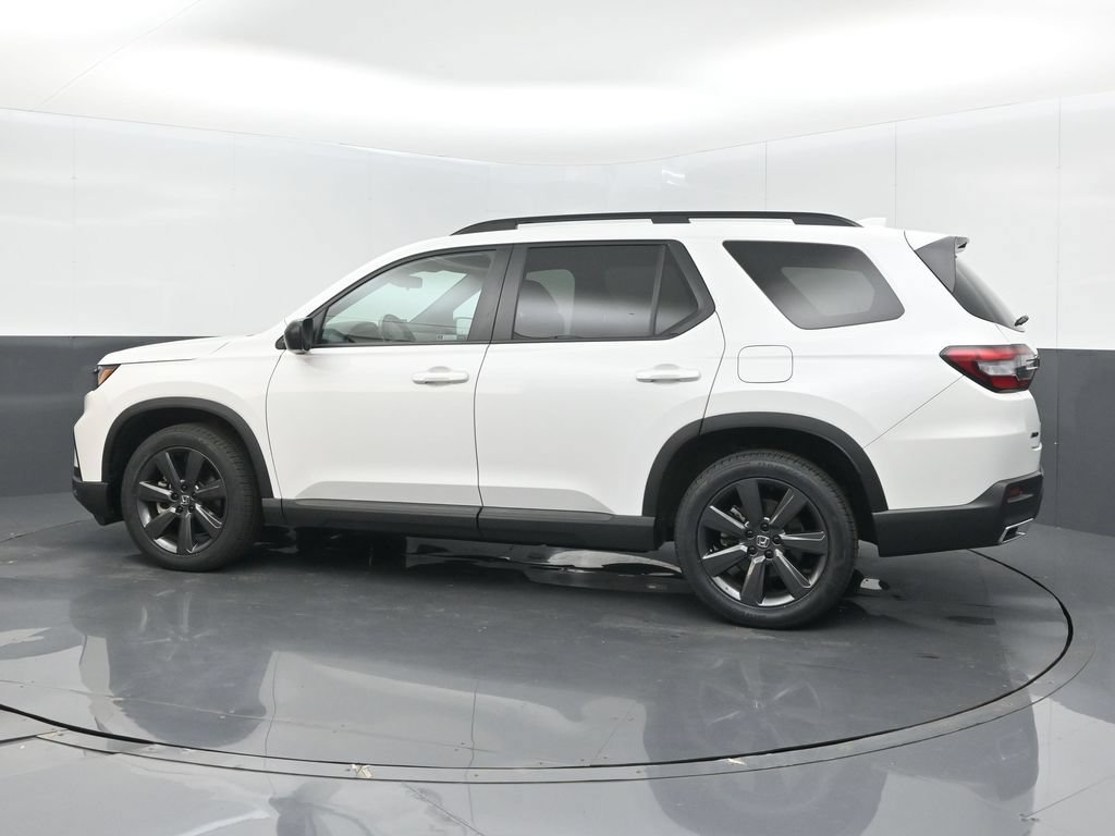 Certified 2023 Honda Pilot Sport image 4