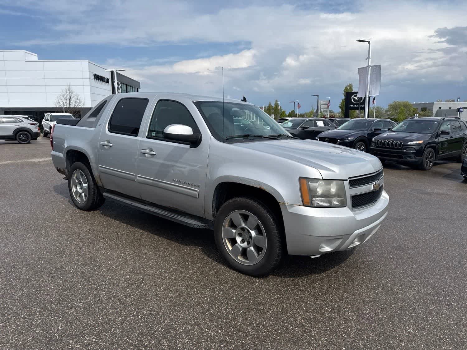 Used 2010 Chevrolet Avalanche LT AWD/4WD image 11
