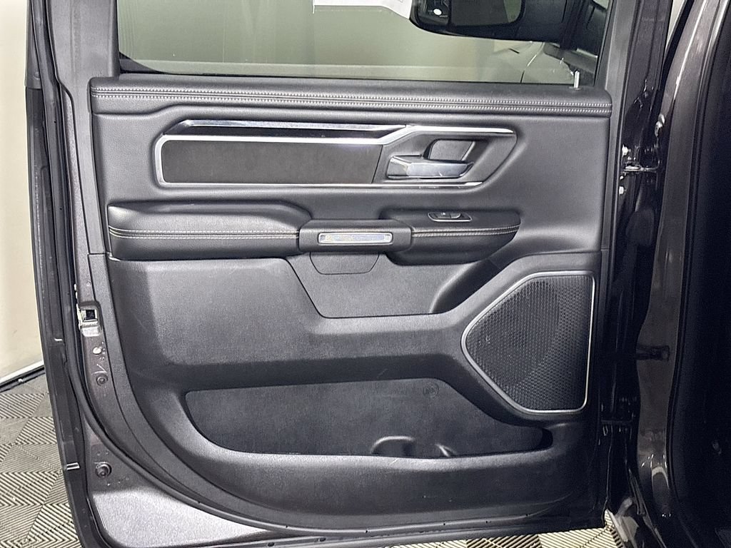 Used 2021 RAM 1500 Laramie w/ Sport Appearance Package AWD/4WD image 19