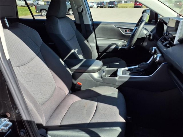 Used 2024 Toyota RAV4 XLE image 95