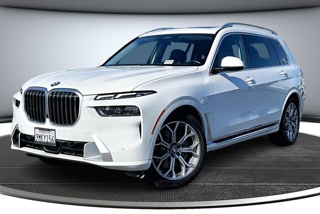 Used 2024 BMW X7 xDrive40i image 3