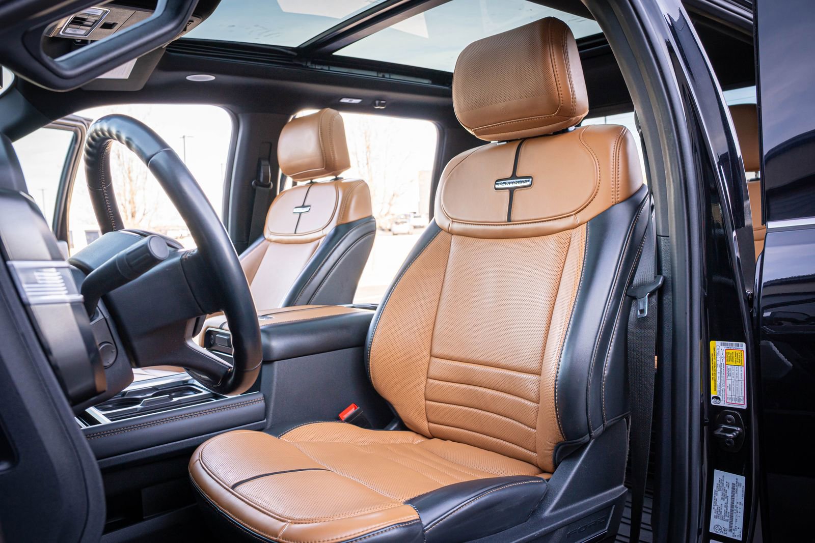 Used 2023 Ford F350 Platinum image 13