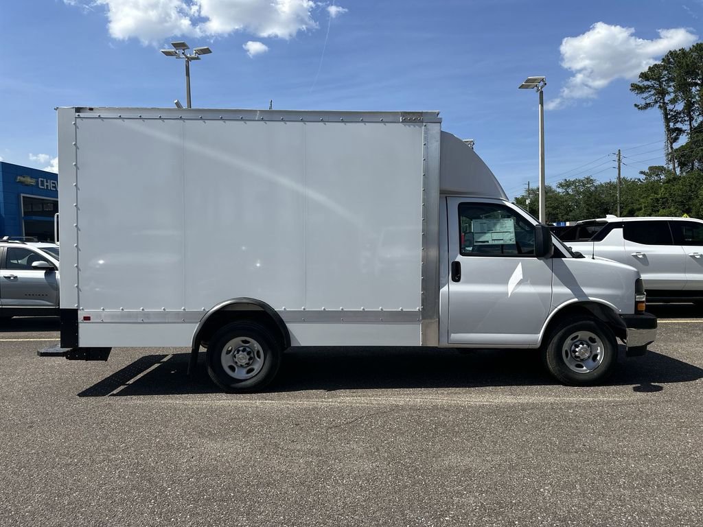 New 2025 Chevrolet Express 3500 w/ Power Convenience Package image 17