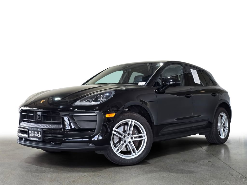 Used 2024 Porsche Macan image 1