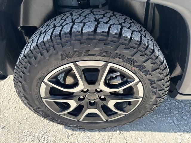 Used 2025 Jeep Compass Trailhawk AWD/4WD image 11