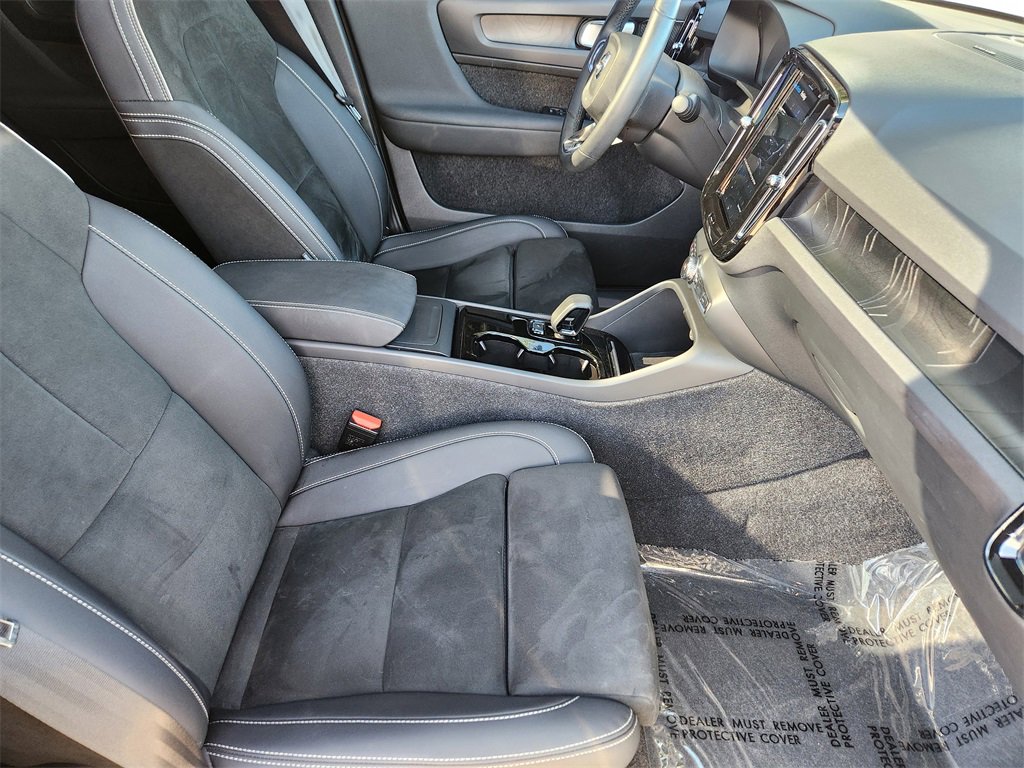 Used 2023 Volvo C40 P8 Recharge Ultimate image 20