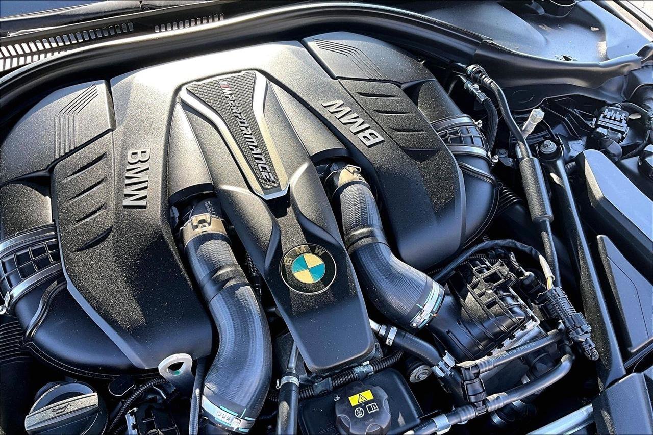 Used 2019 BMW M550i xDrive image 31