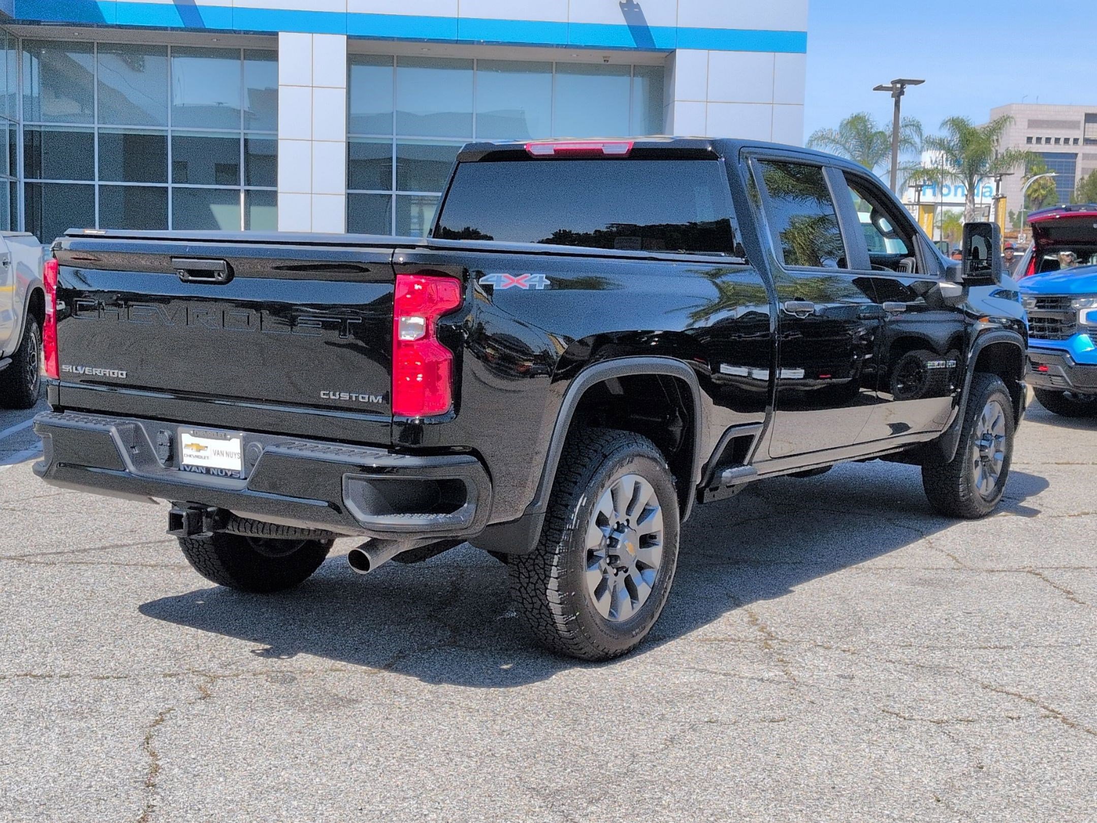 Used 2026 Chevrolet Silverado 2500 Custom image 5