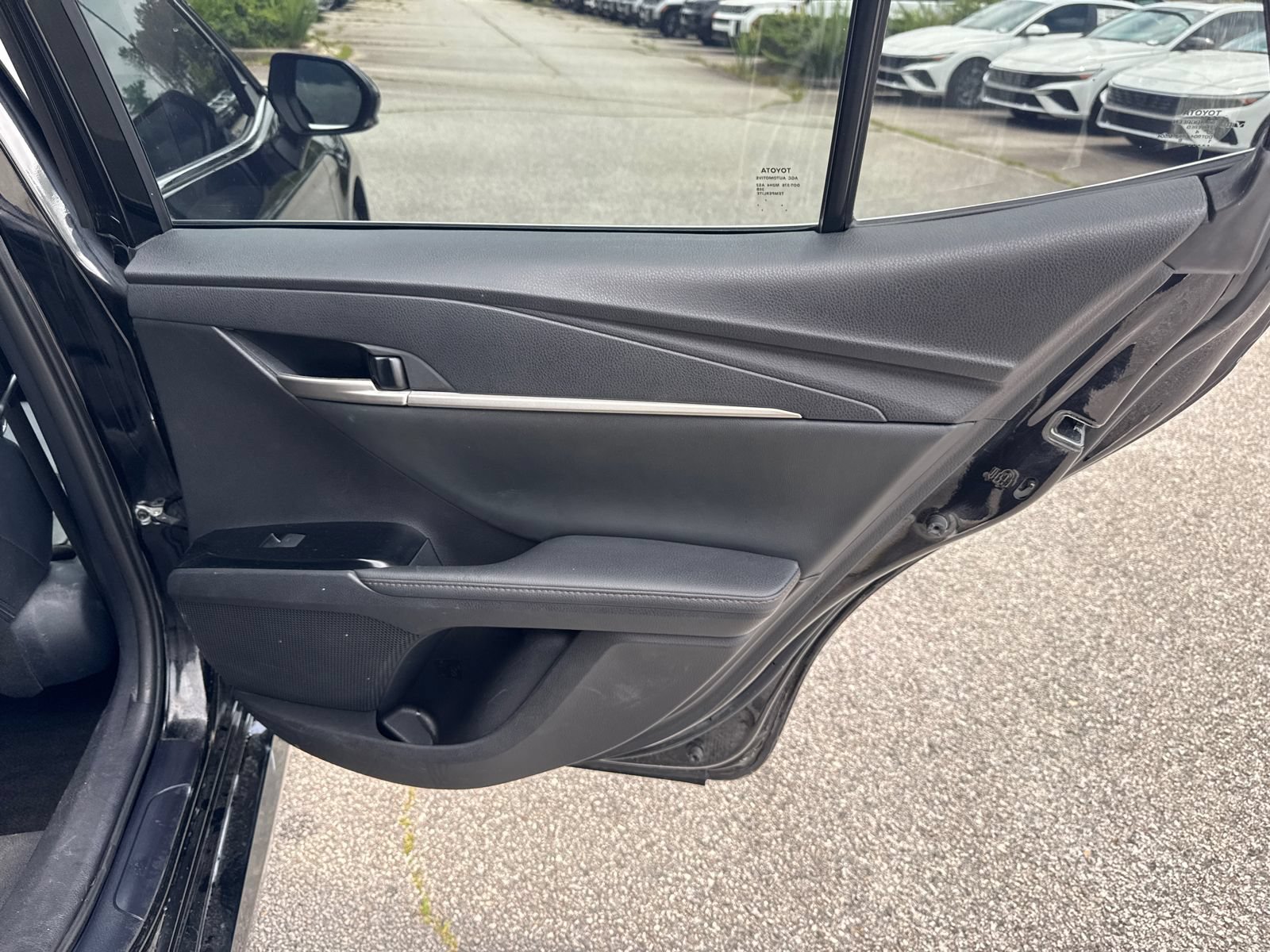 Used 2025 Toyota Camry XLE FWD image 16