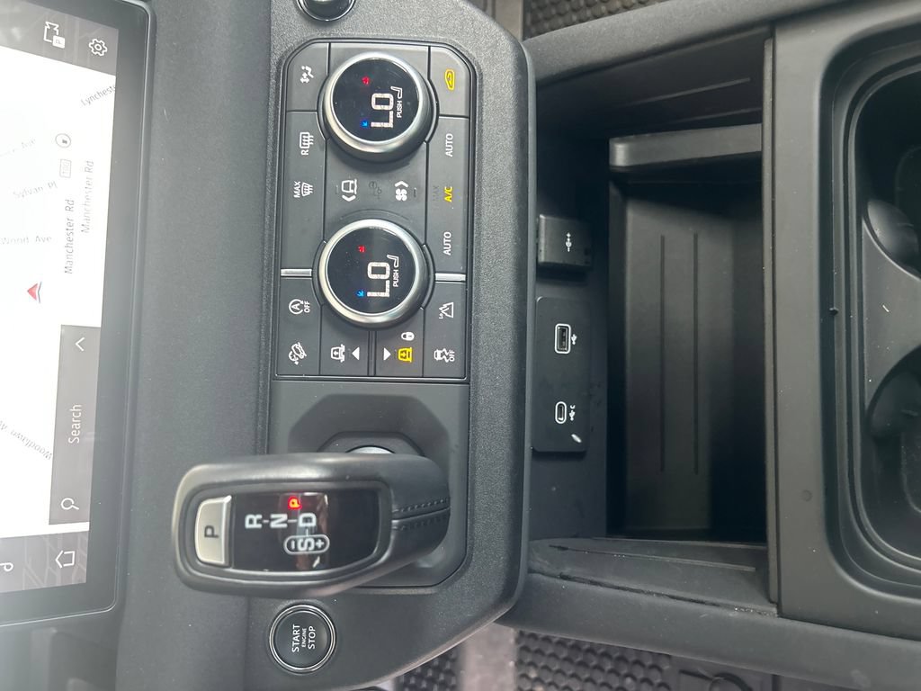 Used 2023 Land Rover Defender 110 X-Dynamic SE AWD/4WD image 28