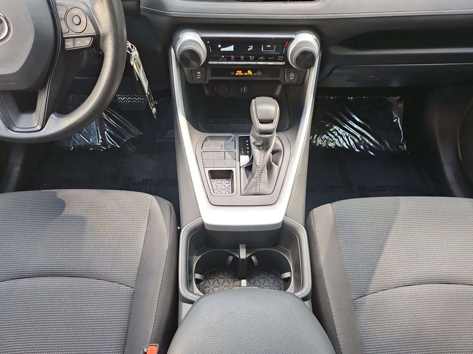 Used 2025 Toyota RAV4 LE AWD/4WD image 31