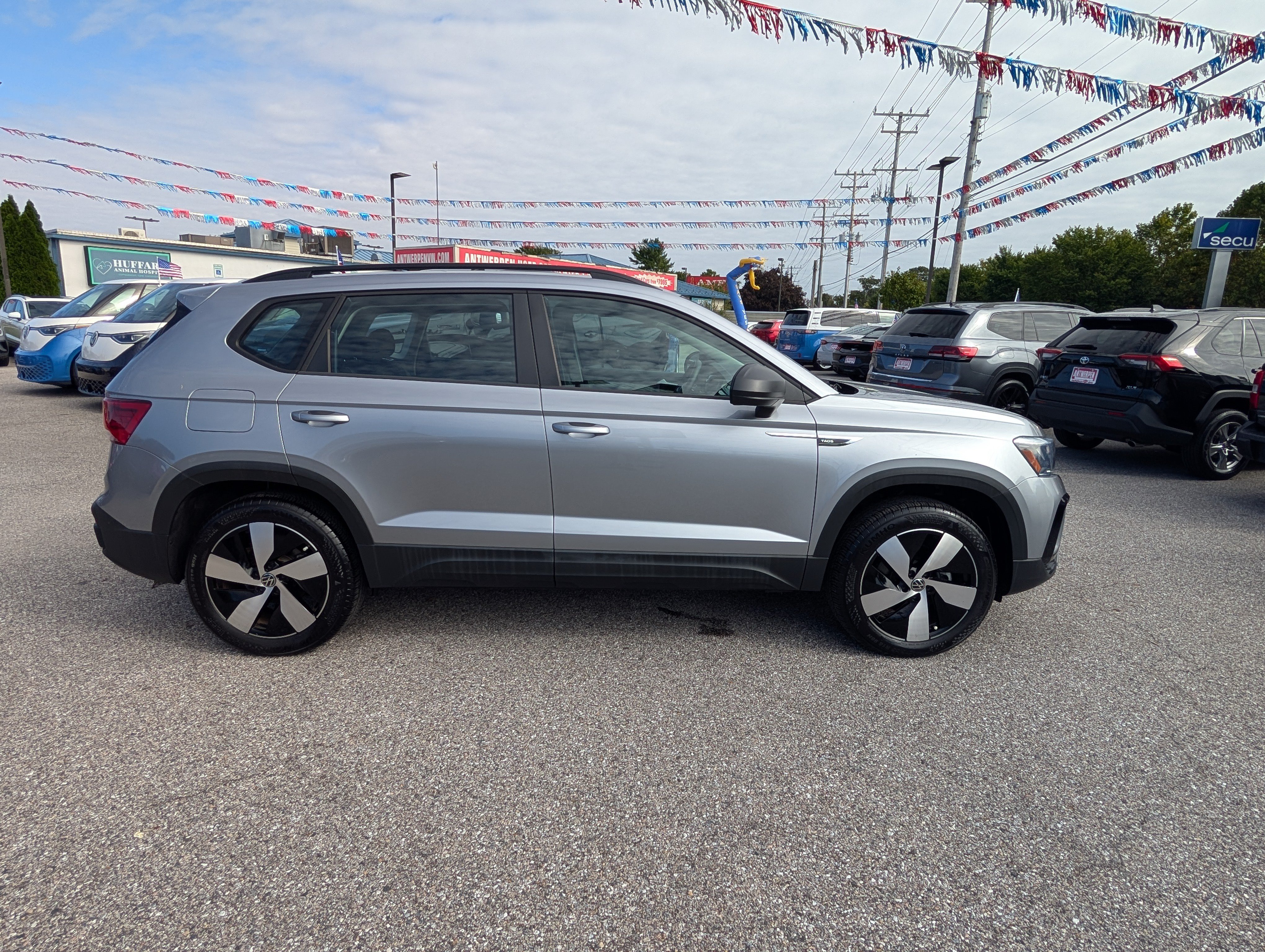 Used 2024 Volkswagen Taos S AWD/4WD image 2