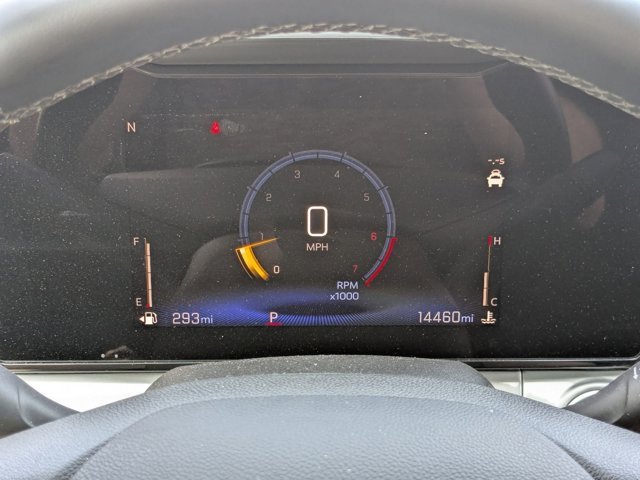 Used 2025 Chevrolet Trax LT w/ LT Convenience Package image 15