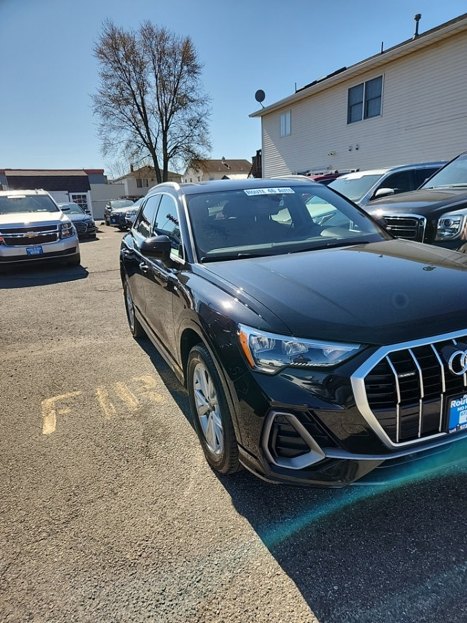 Used 2021 Audi Q3 2.0T Premium w/ Convenience Package AWD/4WD image 3