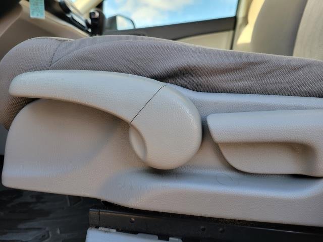 Used 2014 Honda CR-V LX image 15