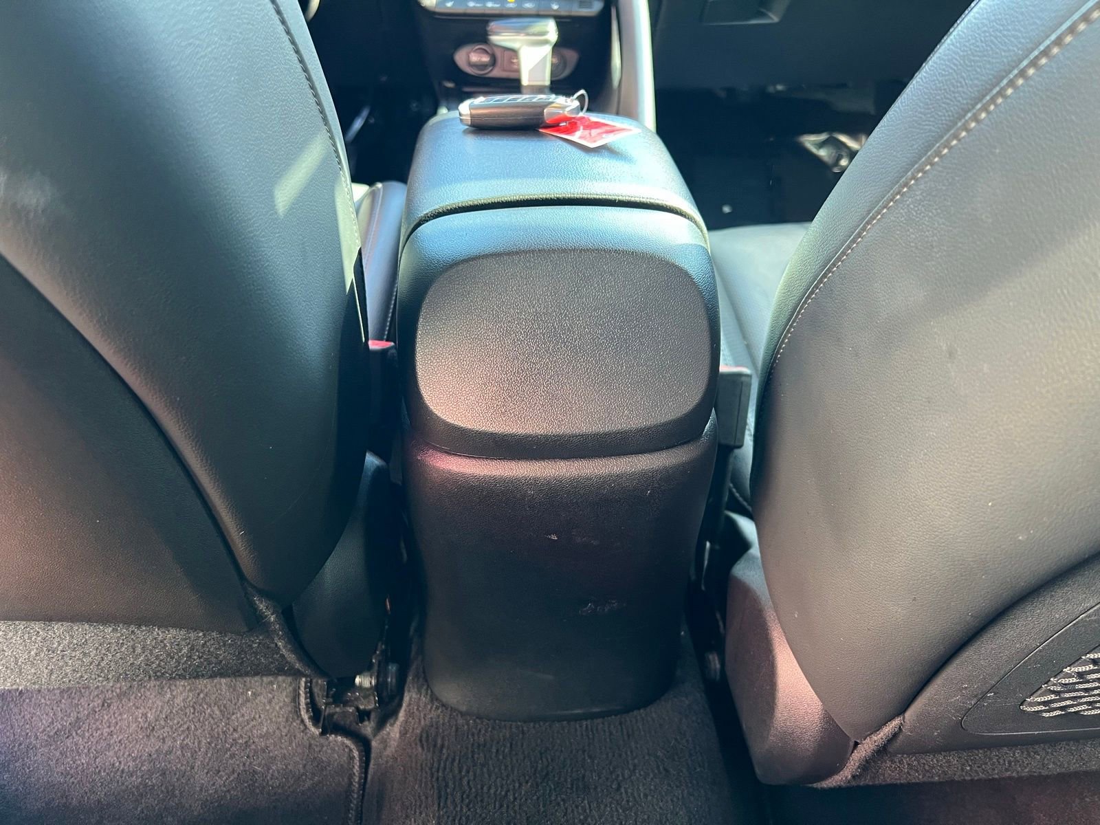 Used 2023 Hyundai Elantra Limited image 46