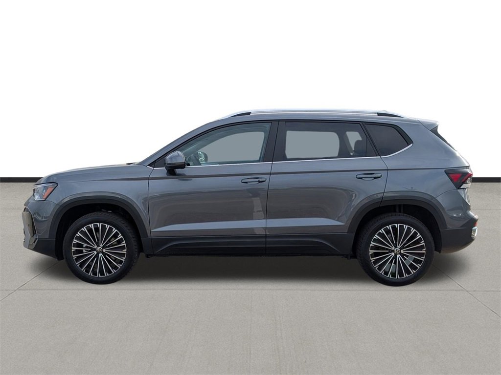 New 2026 Volkswagen Taos SE image 8