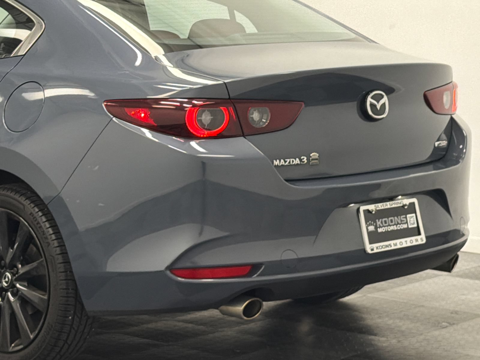 Used 2022 MAZDA MAZDA3 s FWD image 6