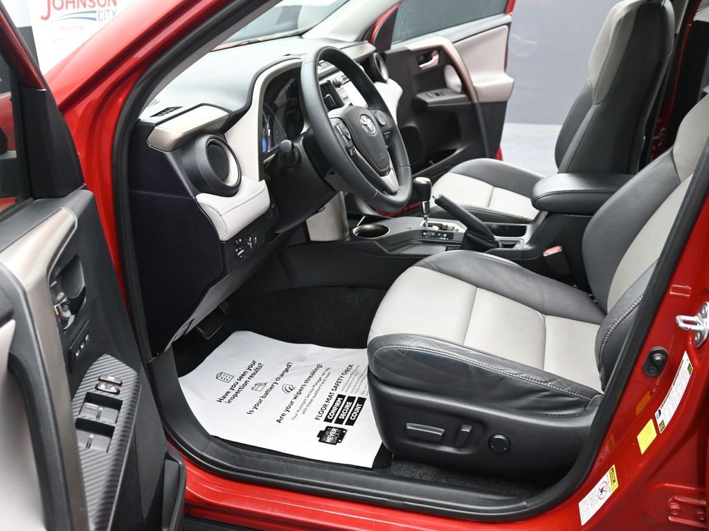 Used 2015 Toyota RAV4 Limited FWD image 17
