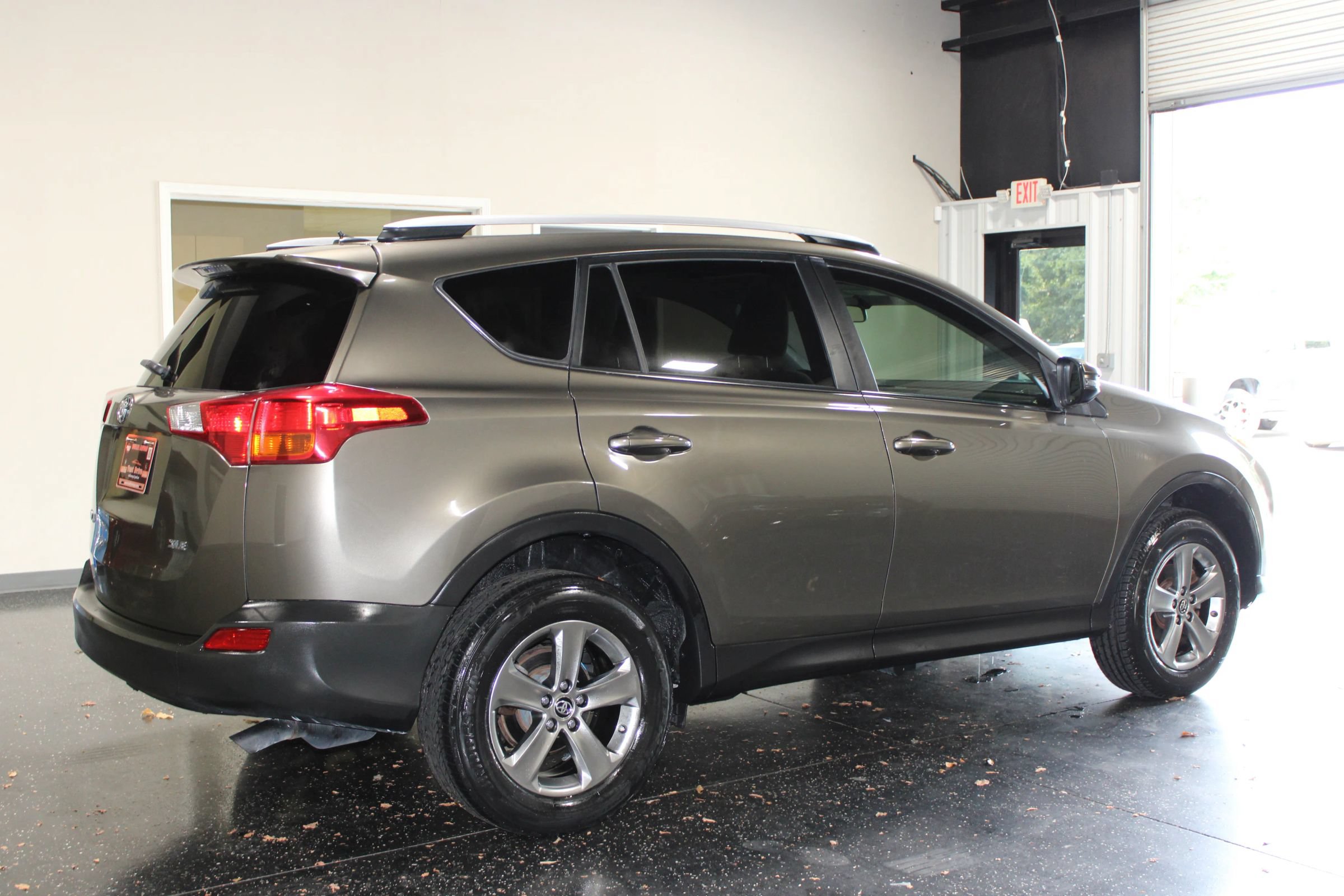 Used 2015 Toyota RAV4 XLE FWD image 3