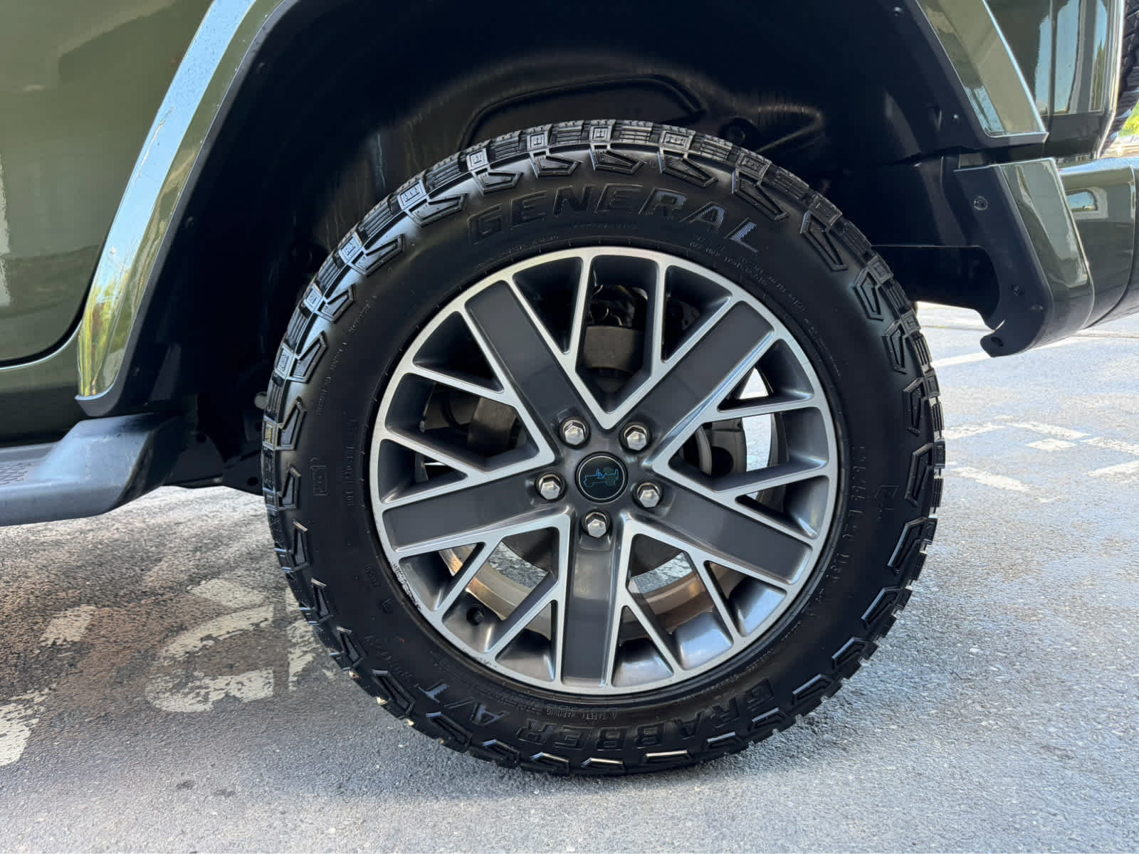 Used 2024 Jeep Wrangler High Altitude AWD/4WD image 13