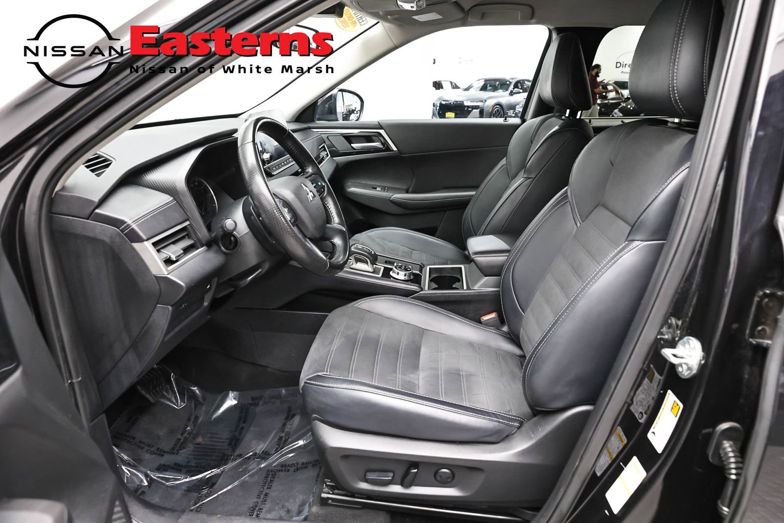 Used 2024 Mitsubishi Outlander AWD image 13