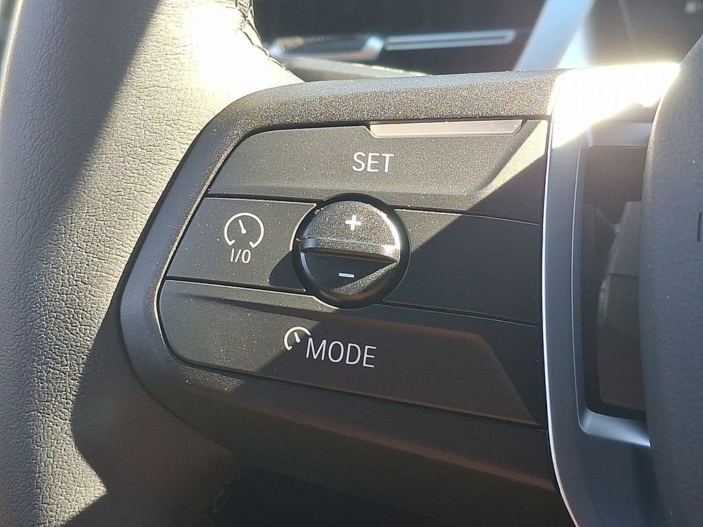 Used 2025 BMW X2 xDrive28i w/ Premium Package image 14