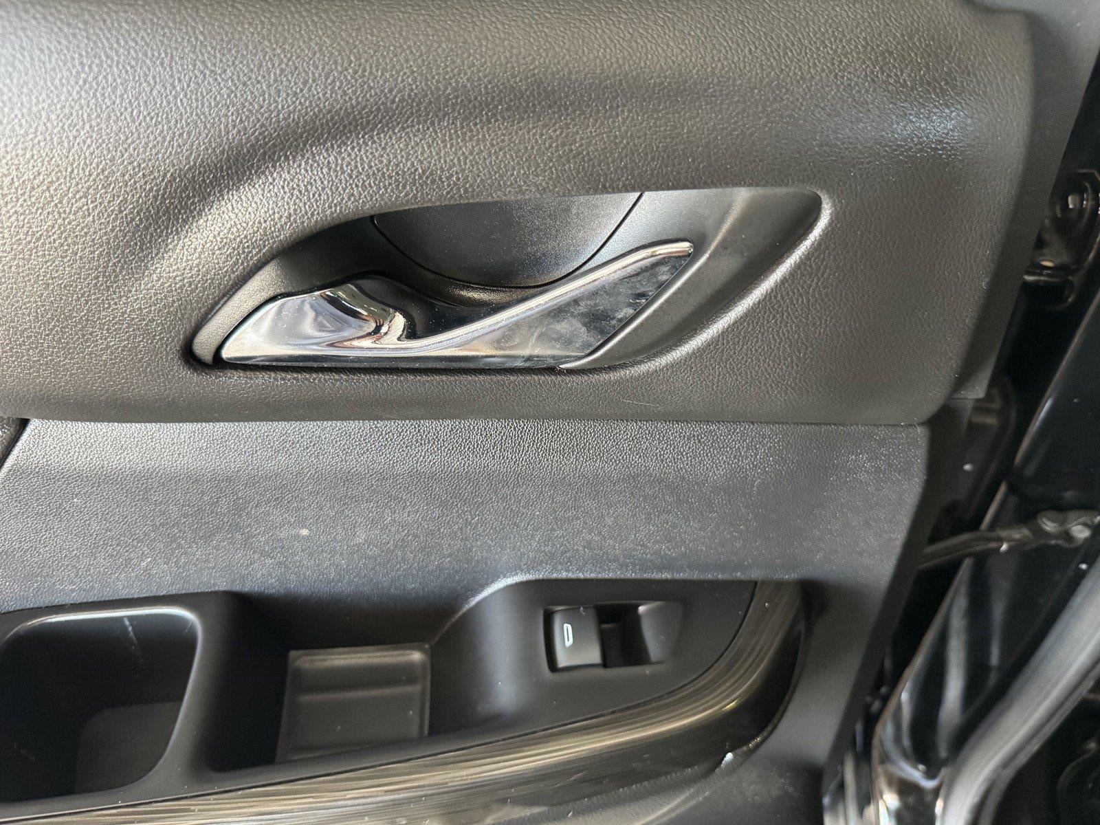 Used 2023 GMC Acadia SLT FWD image 32