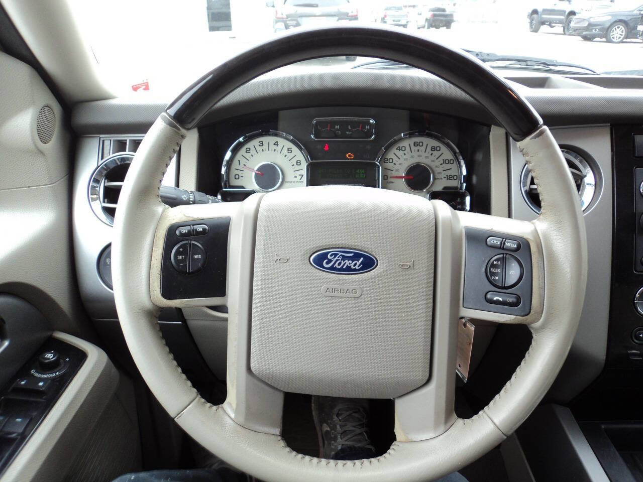 Used 2012 Ford Expedition EL Limited image 12
