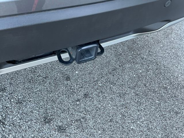 Used 2021 Ford Explorer XLT w/ Equipment Group 202A image 6