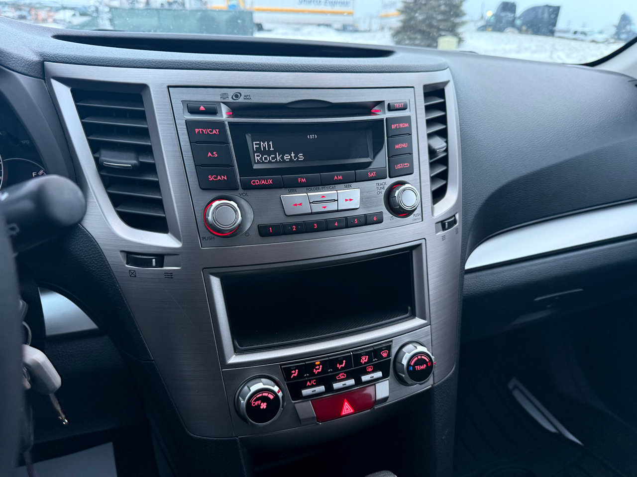 Used 2014 Subaru Outback 2.5i w/ Alloy Wheel Package image 33