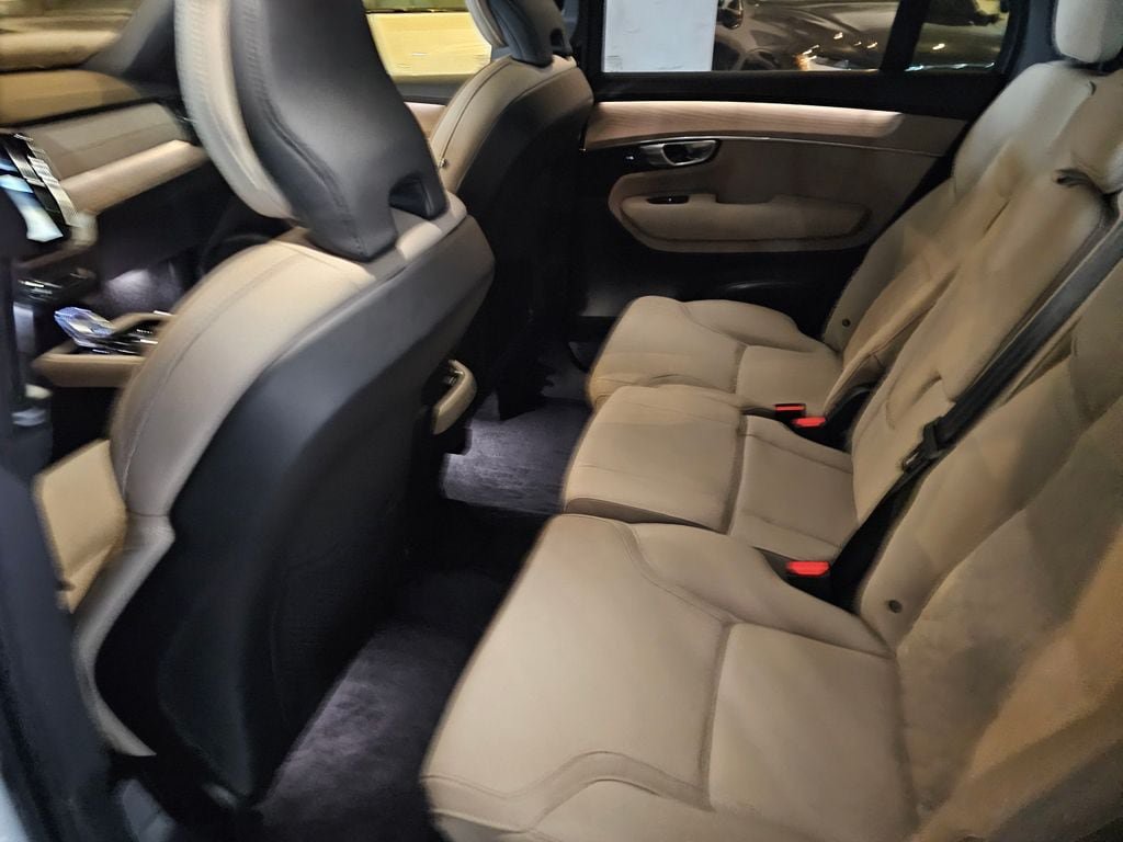 Certified 2025 Volvo XC90 B5 Plus AWD/4WD image 12