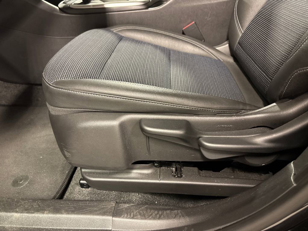 Used 2025 Buick Envista Preferred FWD image 24