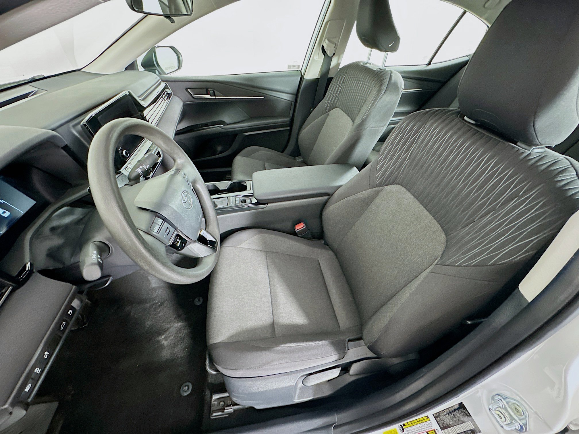 Used 2025 Toyota Camry LE image 13