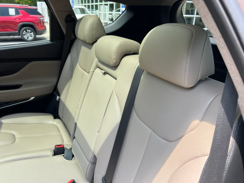 Used 2019 Hyundai Santa Fe Limited FWD image 17