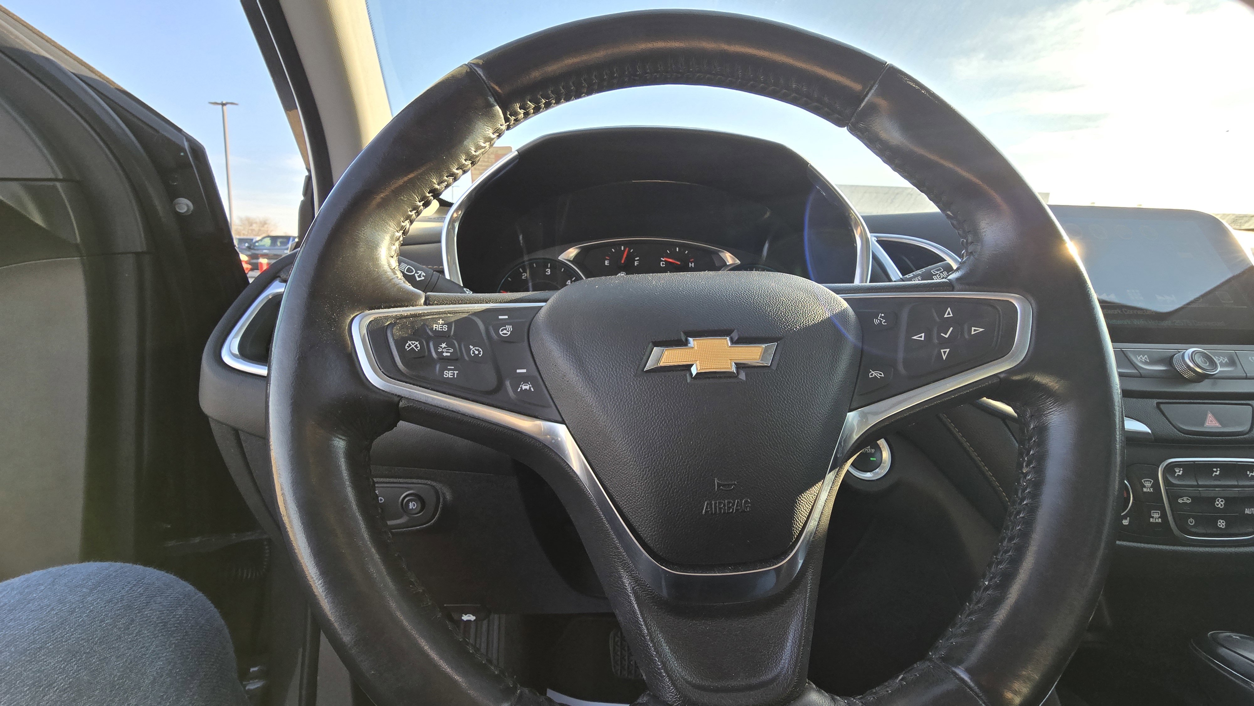 Used 2018 Chevrolet Equinox Premier FWD image 9
