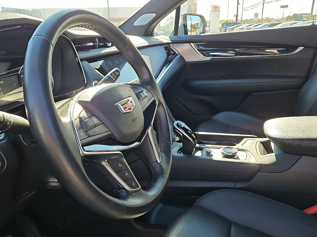 Used 2025 Cadillac XT5 Premium Luxury image 12
