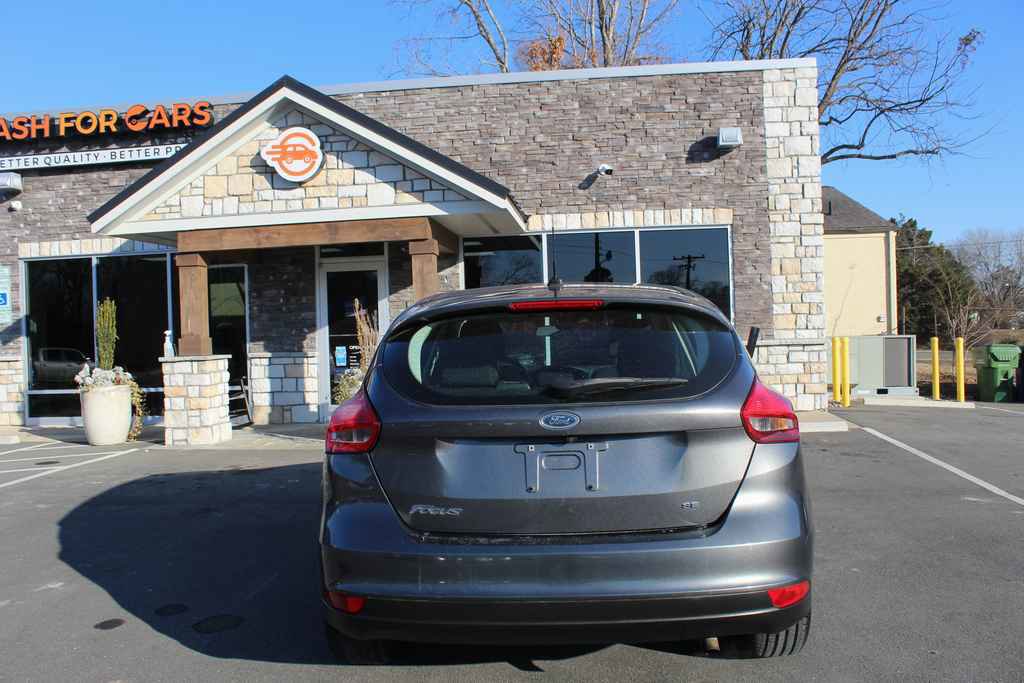Used 2018 Ford Focus SE image 6