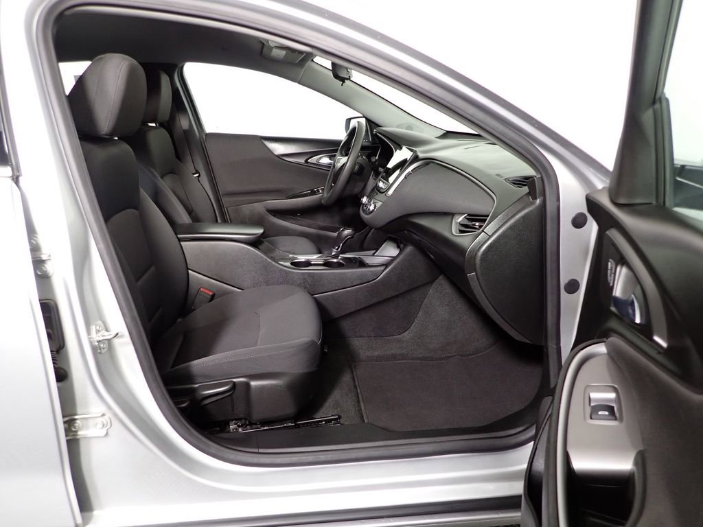 Used 2020 Chevrolet Malibu LS w/ Driver Confidence Package II image 32