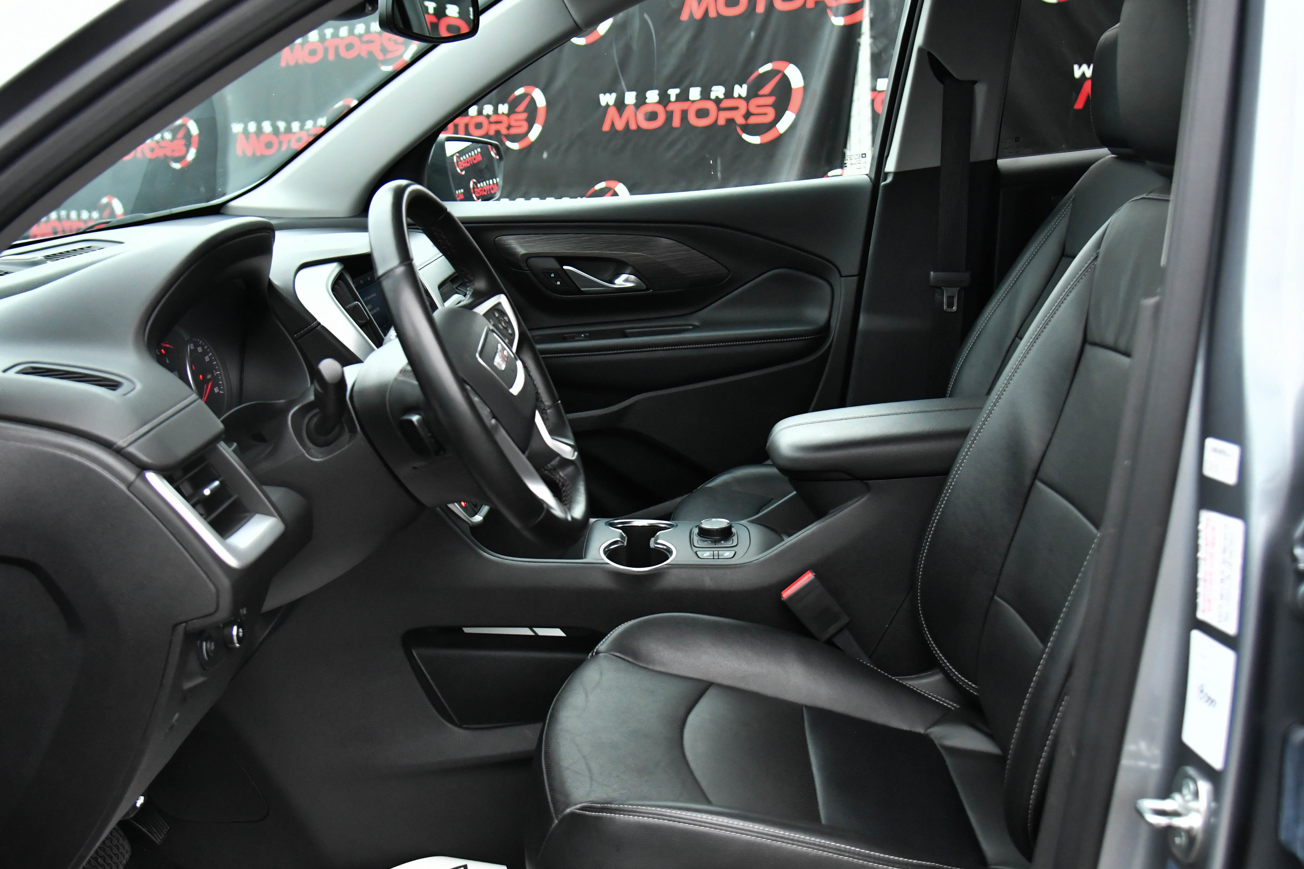 Used 2024 GMC Terrain SLT image 18