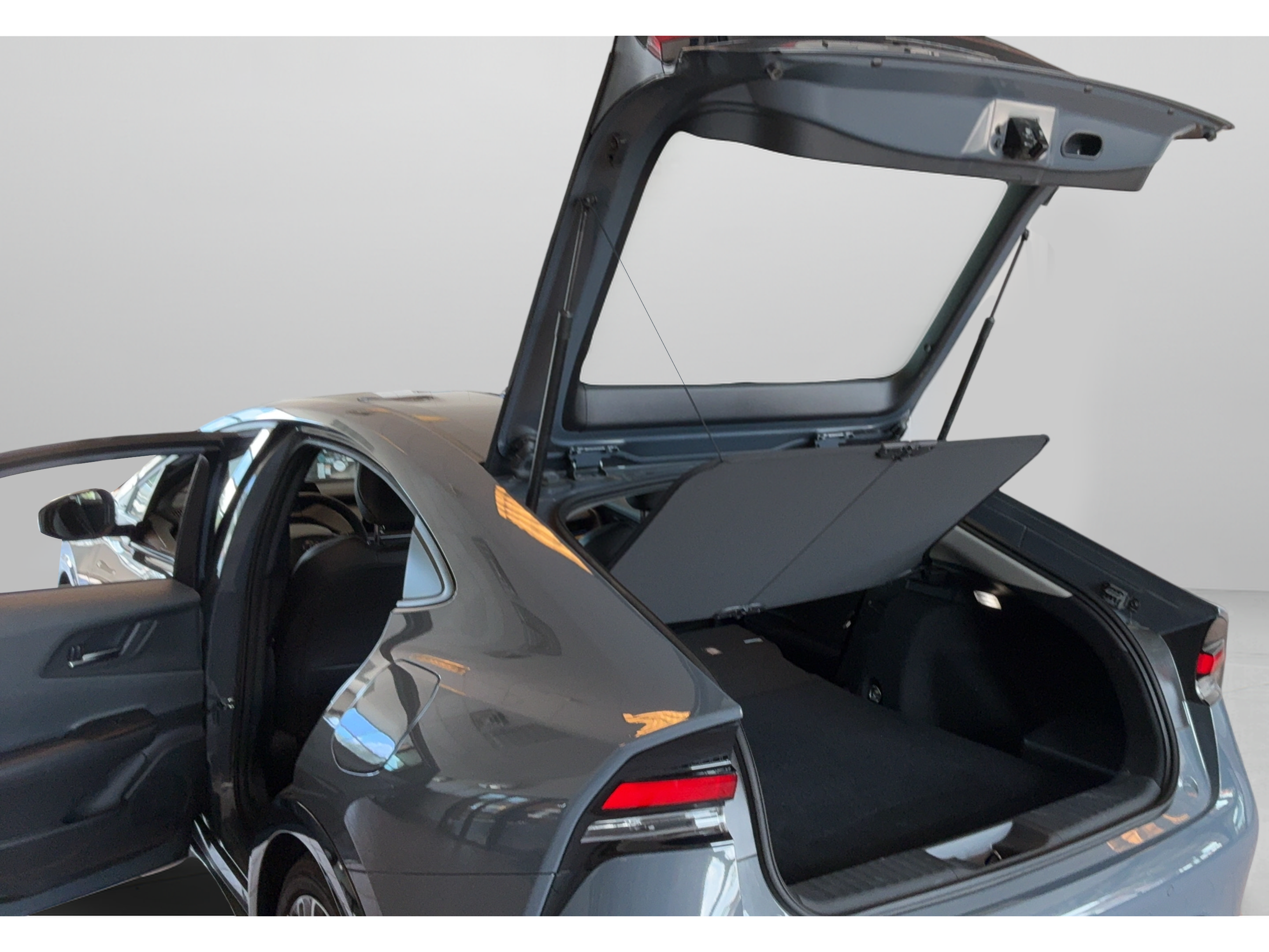 Certified 2025 Toyota Prius XLE FWD image 29