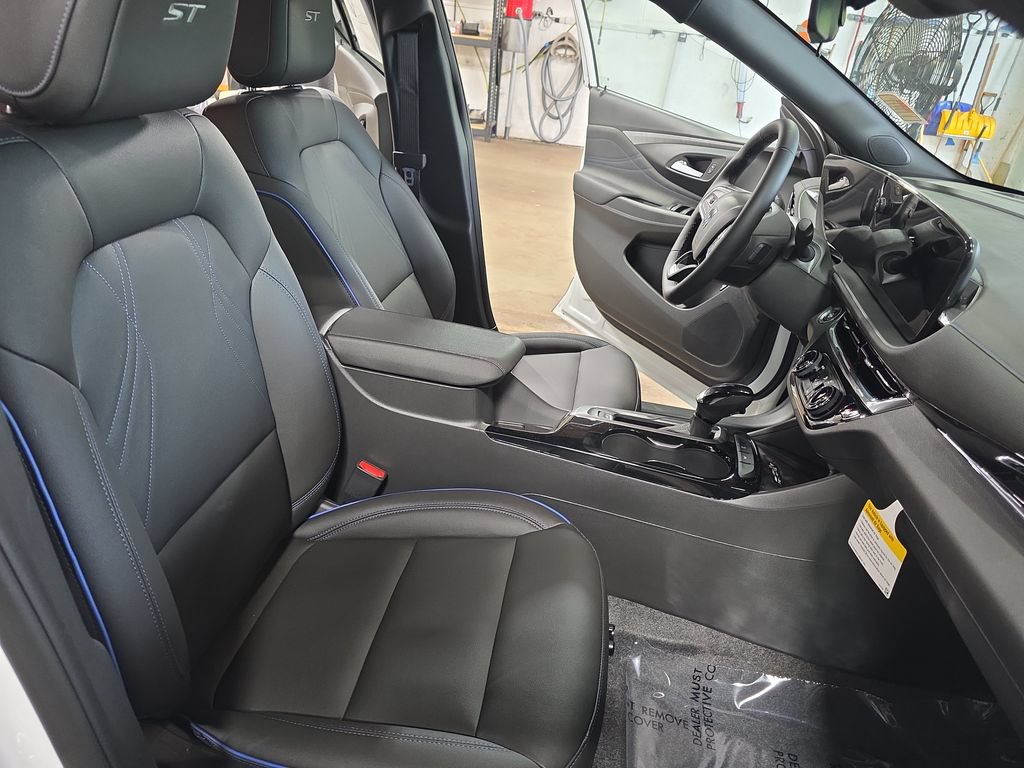 New 2026 Buick Envista Sport Touring w/ Convenience II Package FWD image 10