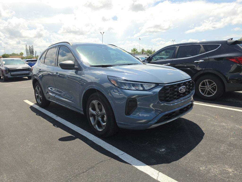 Used 2024 Ford Escape ST-Line w/ Tech Pack #1 FWD image 1