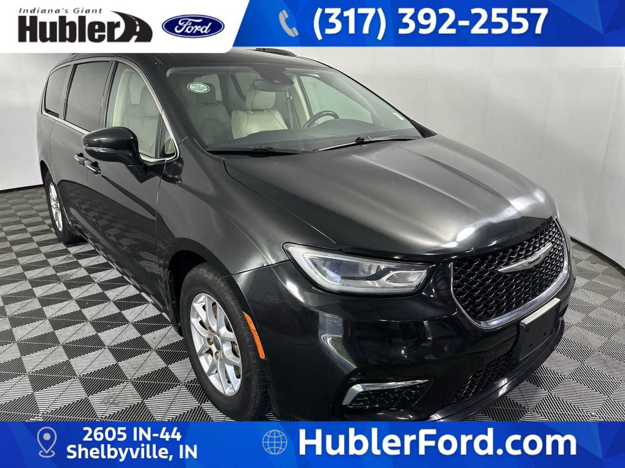 Used 2021 Chrysler Pacifica Touring-L FWD image 1