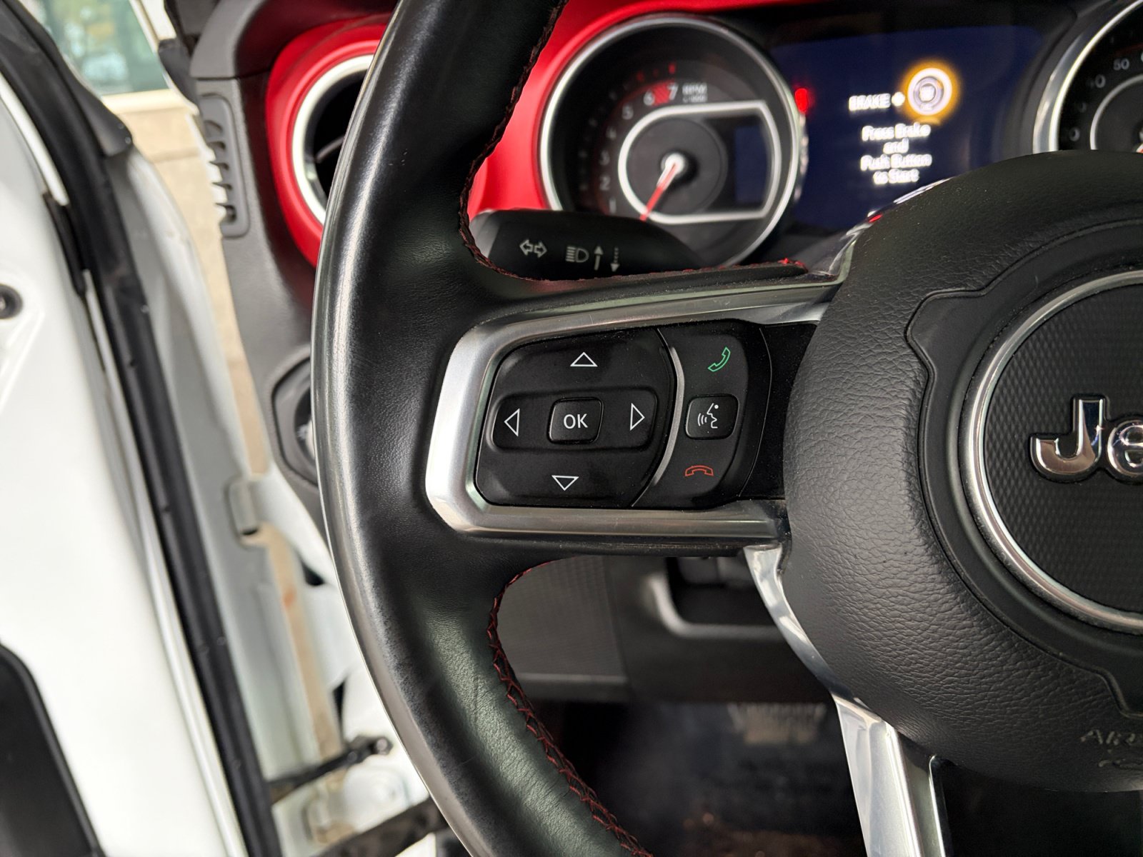 Used 2018 Jeep Wrangler Rubicon AWD/4WD image 15