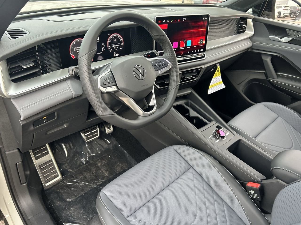 New 2026 Volkswagen Tiguan SE R-Line image 14